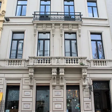 Apartment Cap's House *